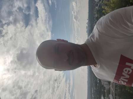 Photo de Beau jeune homme dispo pour h, f ou couples