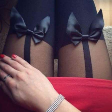 Photo de  Femme pulpeuse féminine