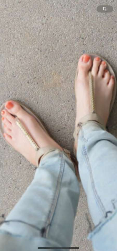 Photo de Pieds des jeunes demoiselles