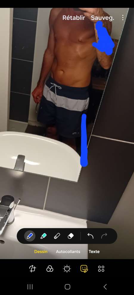 Photo de Beau gosse cherche a se faire sucer