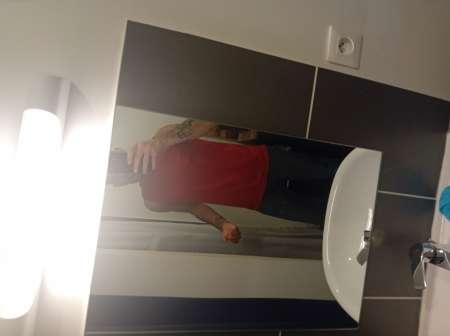 Photo de Cherche a mettre enceinte femme black ou blanc