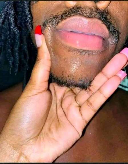 Photo de  Homme black discret et reçois