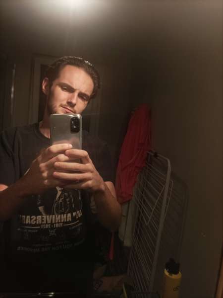 Photo de Jh cherche cougar pour s'amuser avec elle
