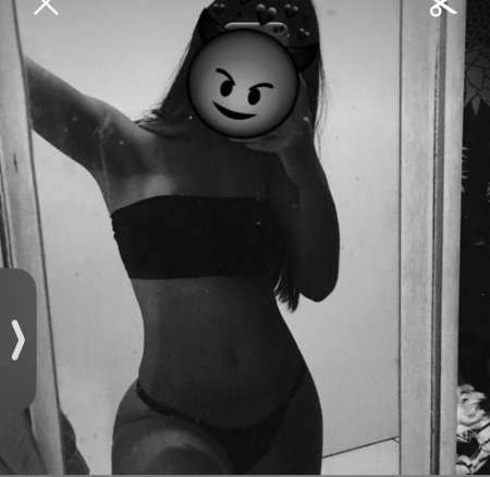 Photo de  Bonjour je m'appelle Nadia je suis une femme domin