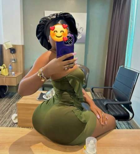 Photo de La boudeuse douceur africaine miel