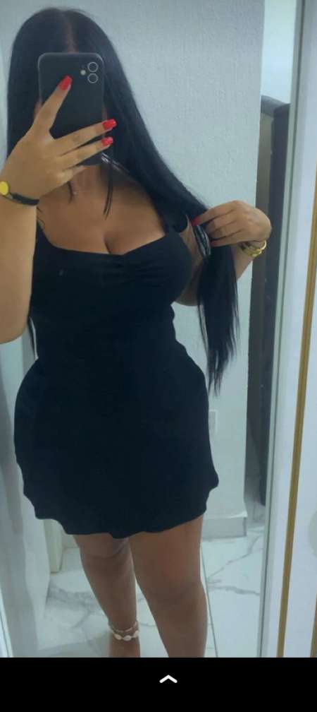 Photo de femme girl taille 40 belle brune