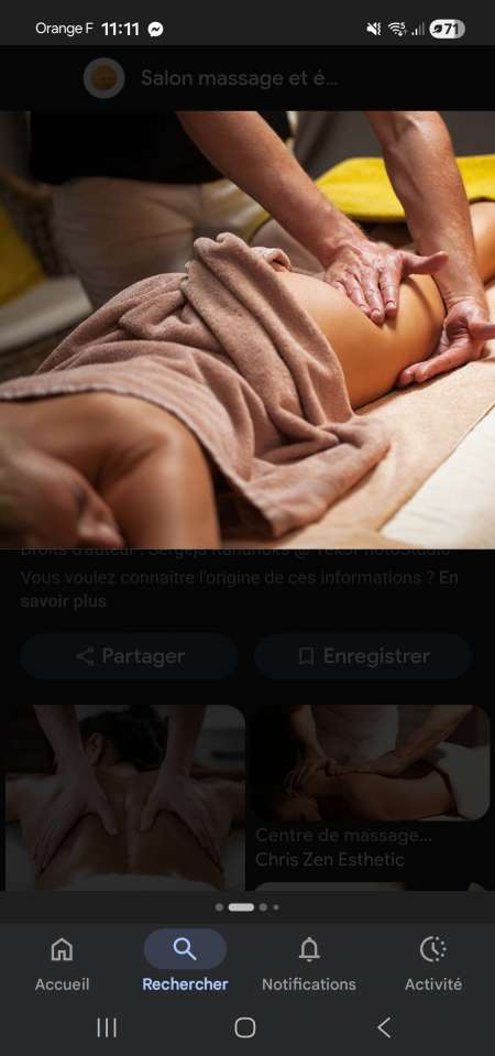 Photo de massage sensuelle au huile essentielle
