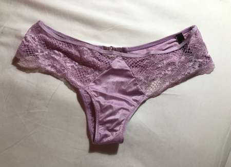 Photo de Pour s'amuser avec les culottes de ma femme