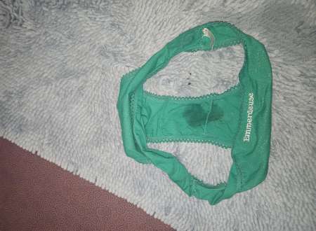 Photo de Petite culotte a paillettes
