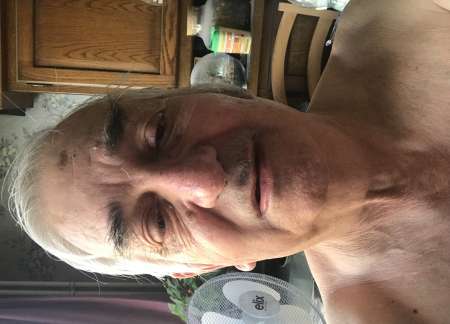 Photo de Homme mûr 76 ans recherche un jeune amant