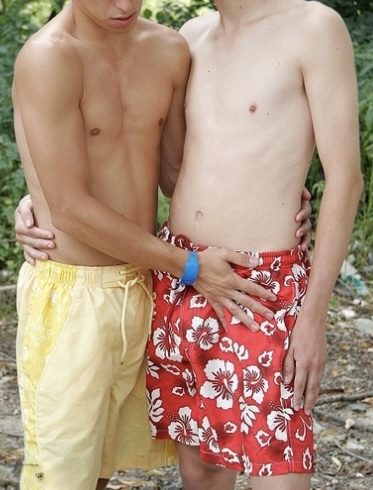 Photo de Voyeur pour jeunes hommes (maxi 25)